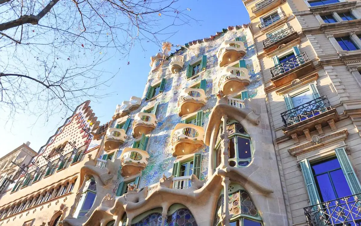 Casa Batll&oacute; front
